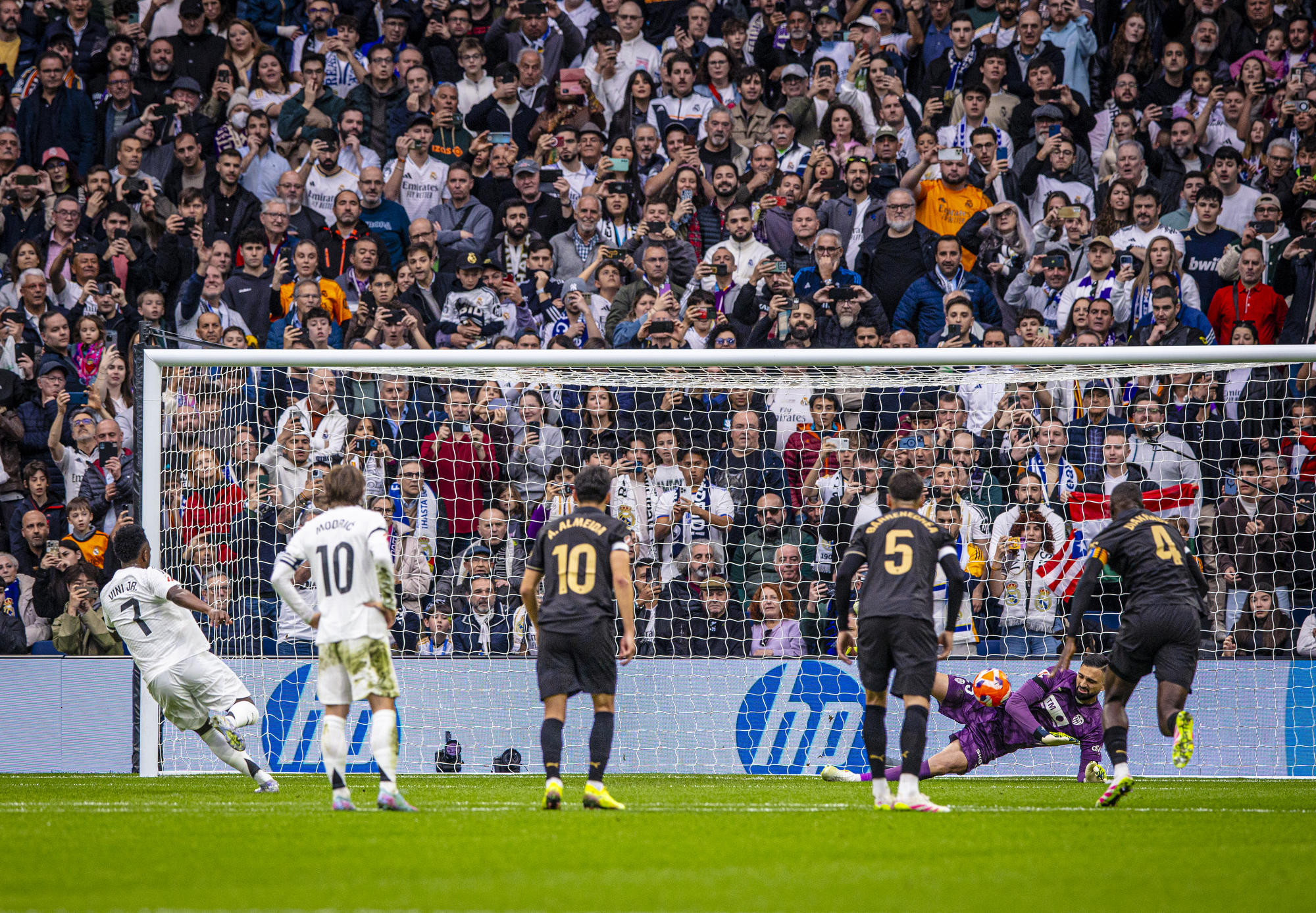 Real Madrid-Valencia Vinicius Mamardashvili